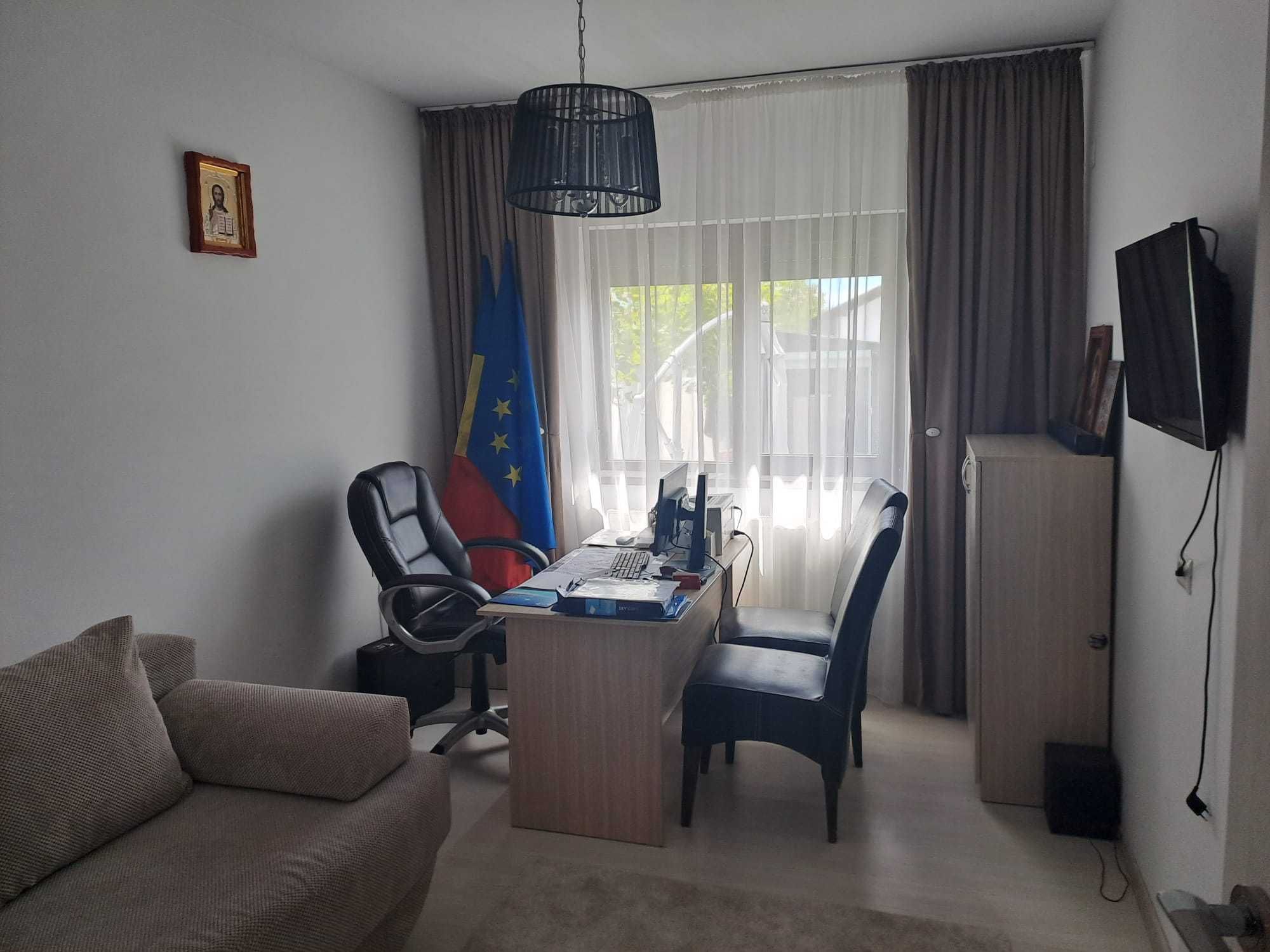Casa individuala 5 camere ,2 bai ,curte 450 mp,toate utilitatile !