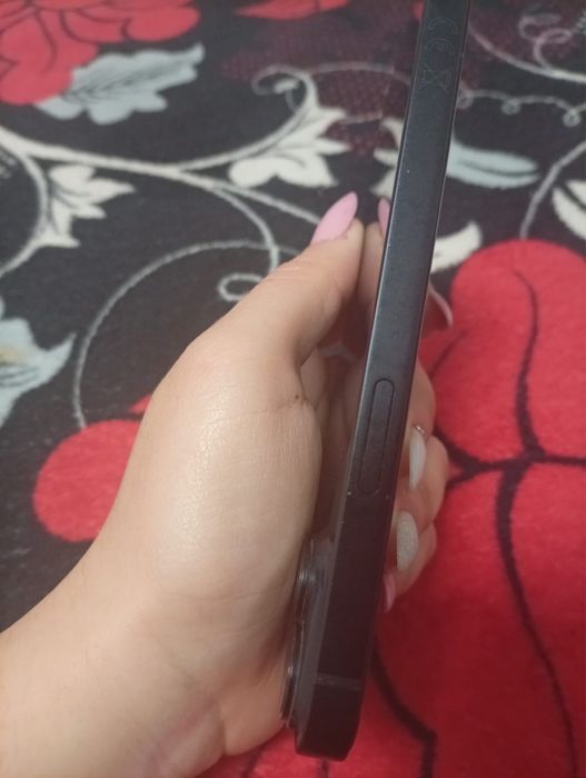 Vand iphone 14 fara nici o zgarietura,nici o problema folie noua