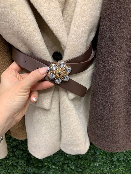 Прекрасни зимни сака/палта с брошки и колан бижу