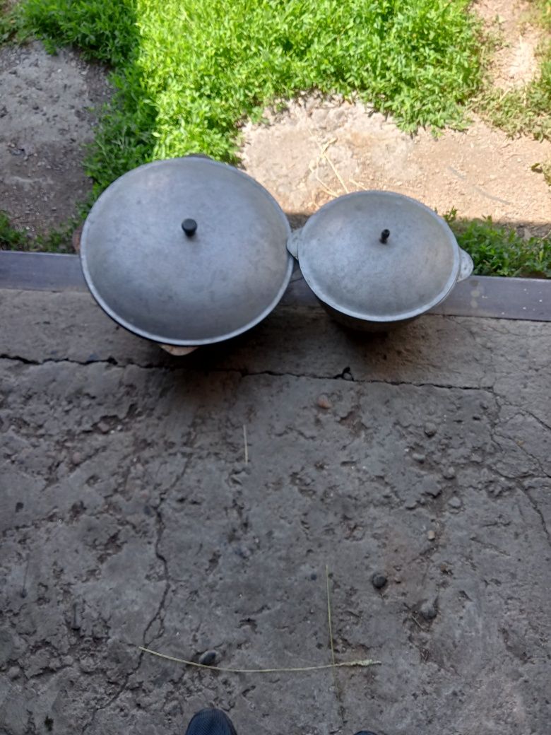 Продам два казана.