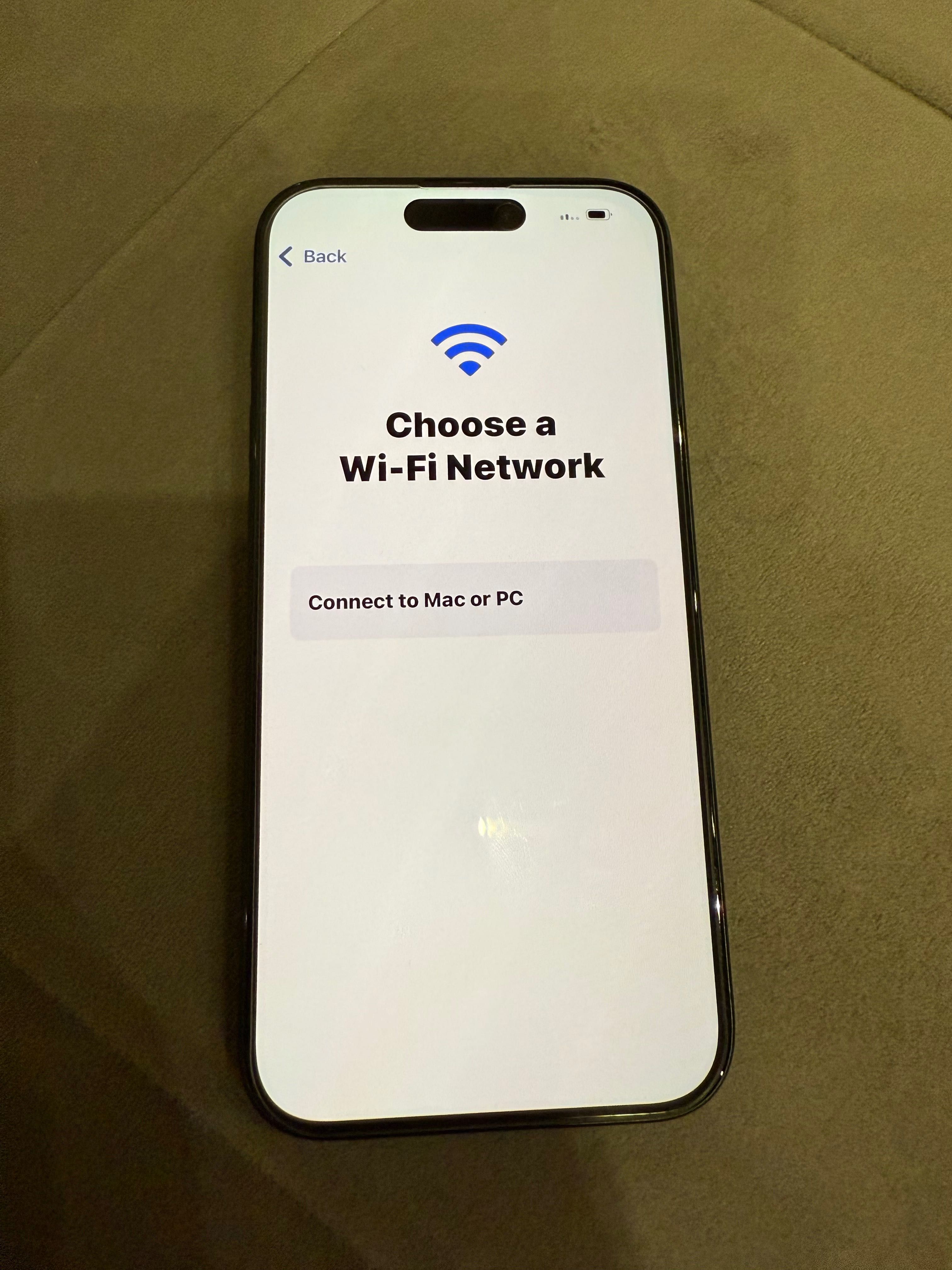 iPhone 15 Pro 1TB Черен – отлично състояние, с аксесоари (за части)