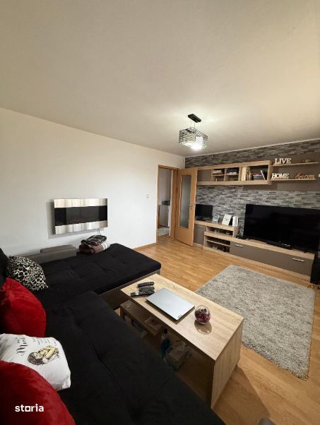 De vanzare Apartament 3 camere, Bloc tp Vila zona Cetate-Piata.