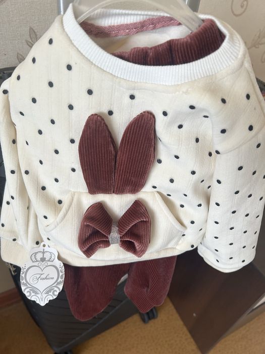 Продам костюмчик на флисе для девочки