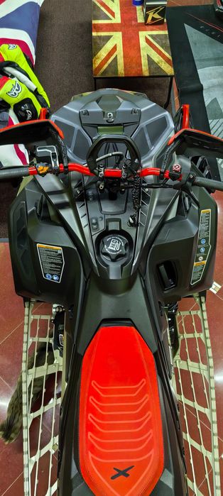 Snowmobil Ski Doo Summit 850 Turbo