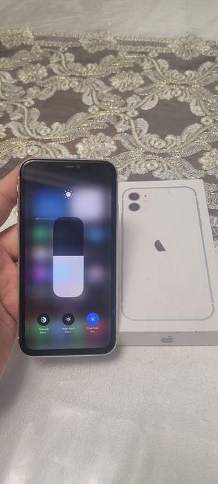Apple Iphone 11 128GB White Silver Original Karobka Holati Yaxshi Zor