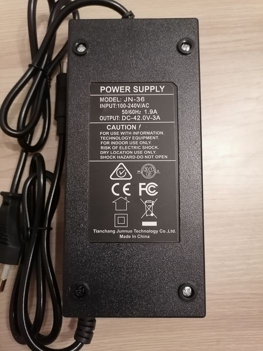 продам зарядка для Xiaomi m365 Pro 2