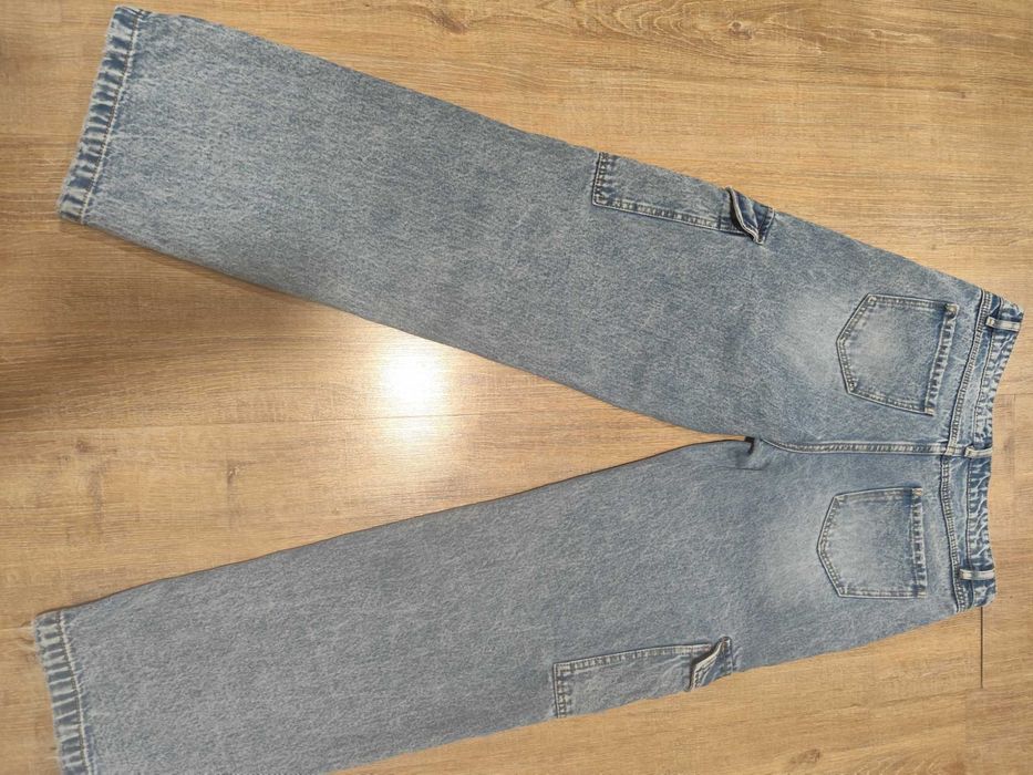 дънки с големи странични джобове