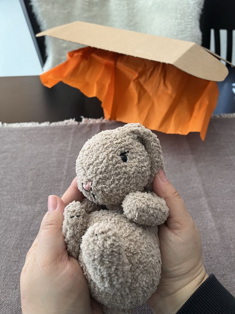 Ръчно плетени играчки Зайче