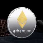 Moneda fizica Ethereum argintie cu detalii aurii