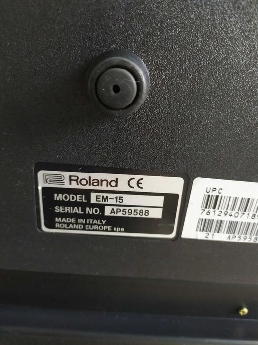 Синтезатор Roland EM 15