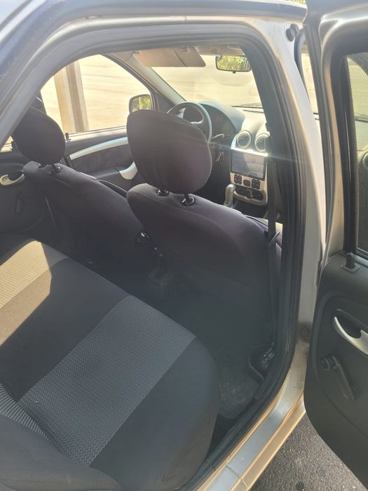 Vând Logan Laureate 1.6 mpi, cu 8 valve, cu instalație gpl 55l.