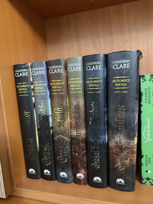 Seria Instrumente Mortale - Cassandra Claire