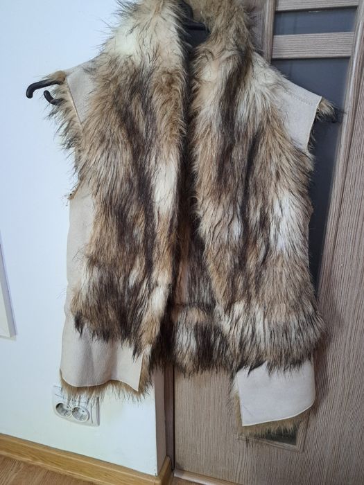 Vesta cu blanita Zara