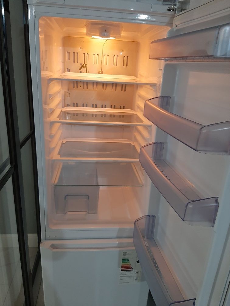 Холодильник Веко  на запчасть сатылады