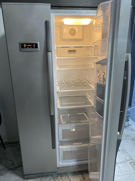 Frigider side-by-side Beko