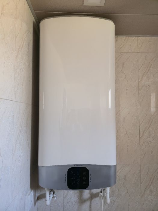 Продаётся  Аристон, Российский с 2 тенами