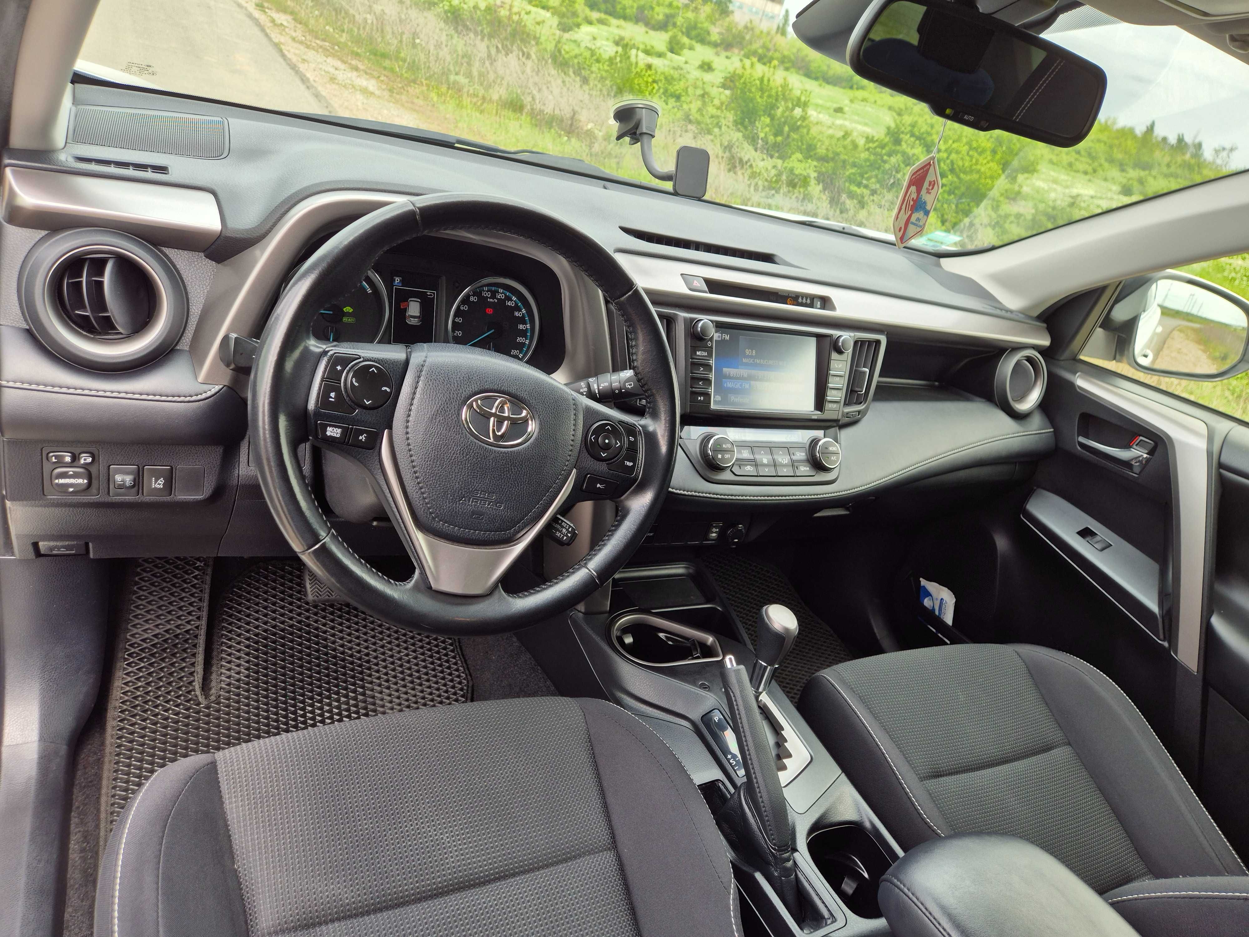 Toyota RAV4 Hybrid 2018 – Consum Mic, Putere Mare, Gata de Plecare!