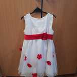 Rochita alba cu flori rosii fete 8-9 ani