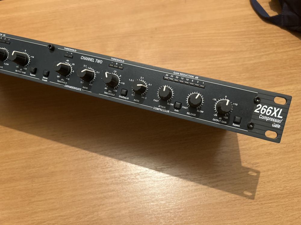 Процессор/ кроссовер DBX 266XL гейт
