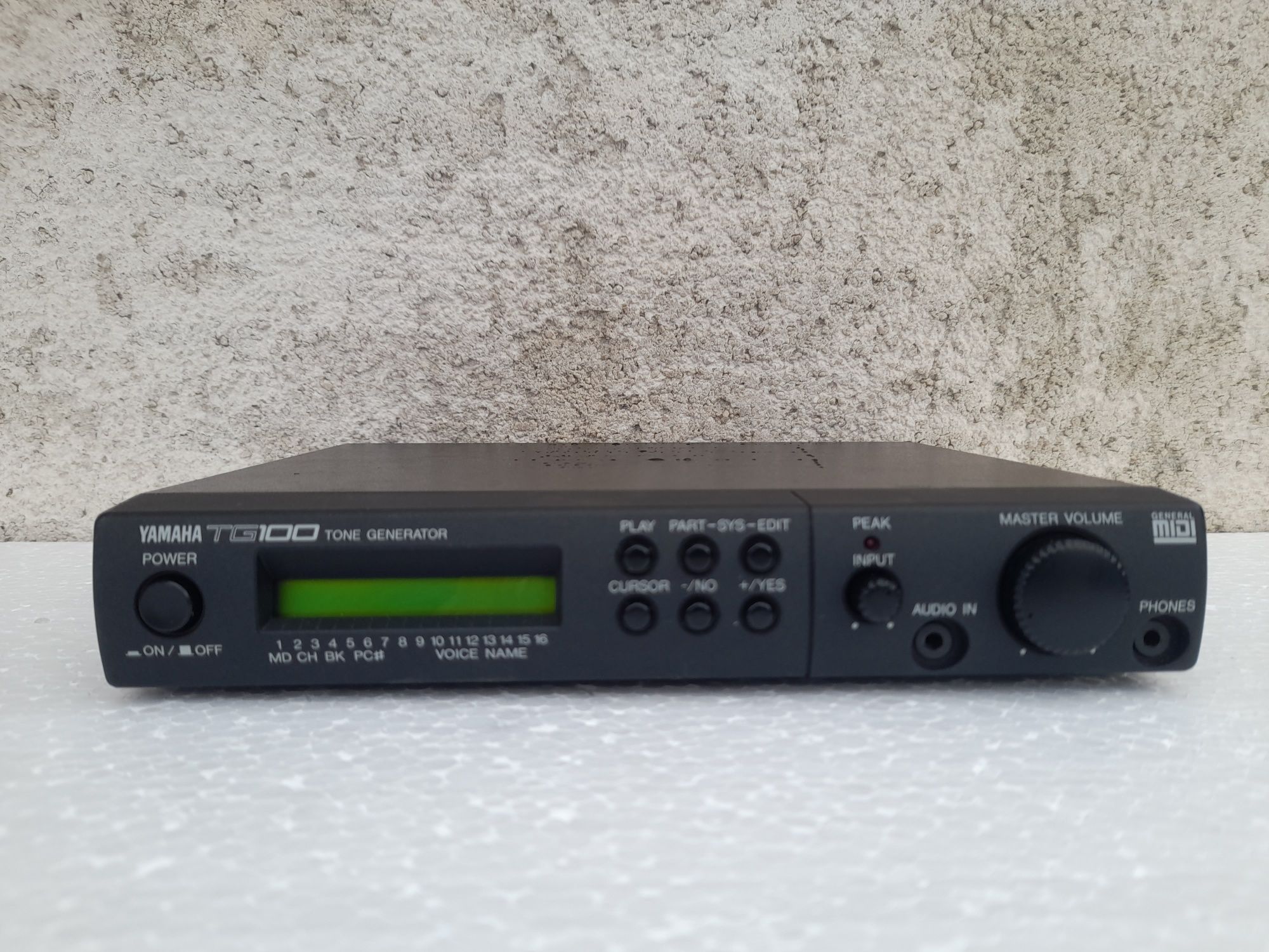 Yamaha TG100 modul generator tonuri midi