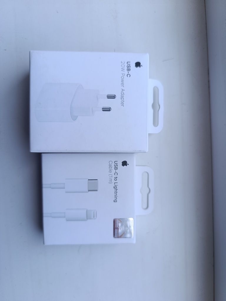 iPhone zaryadnik 1 oy ishlatilgan holati yaxshi