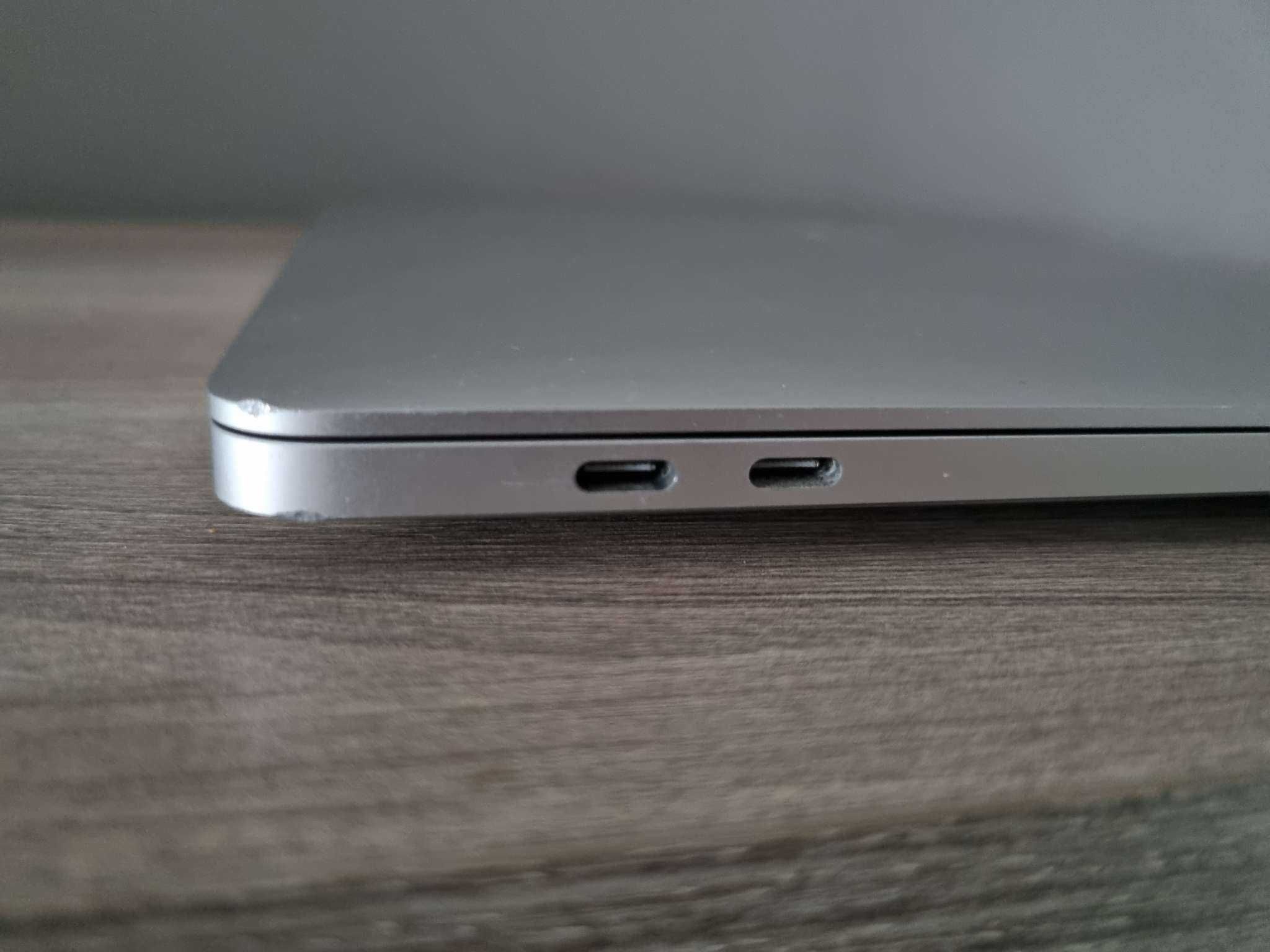 MacBook Pro 16 2019 6-core Intel i7 16RAM 500SSD AMD Radeon Space Gray