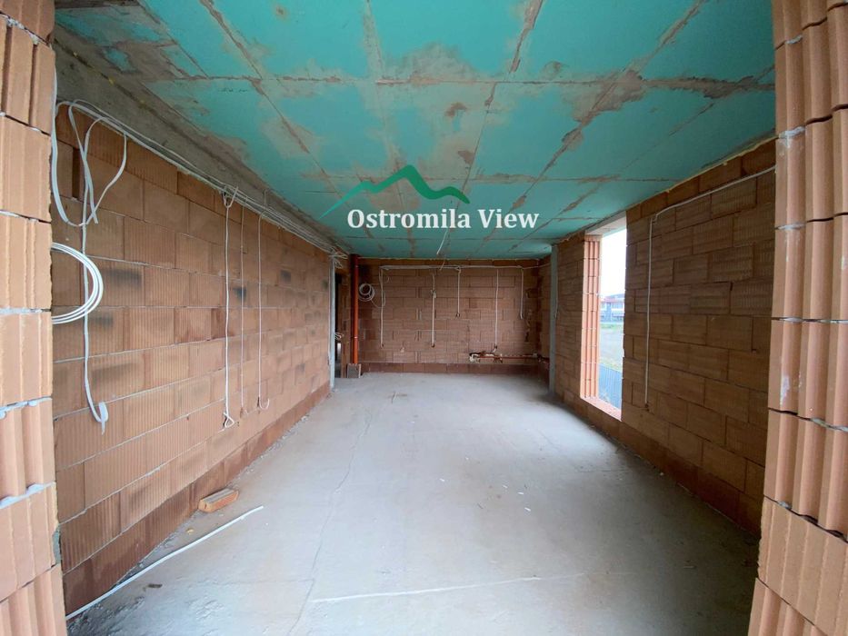 Продава се Тристаен апартамент в Пловдив, Остромила - 105 кв.м за 1298 €/кв.м - Снимка #1