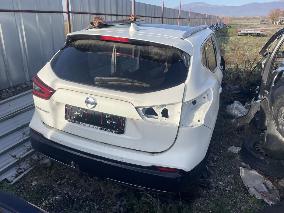 Nissan Qashqai на части