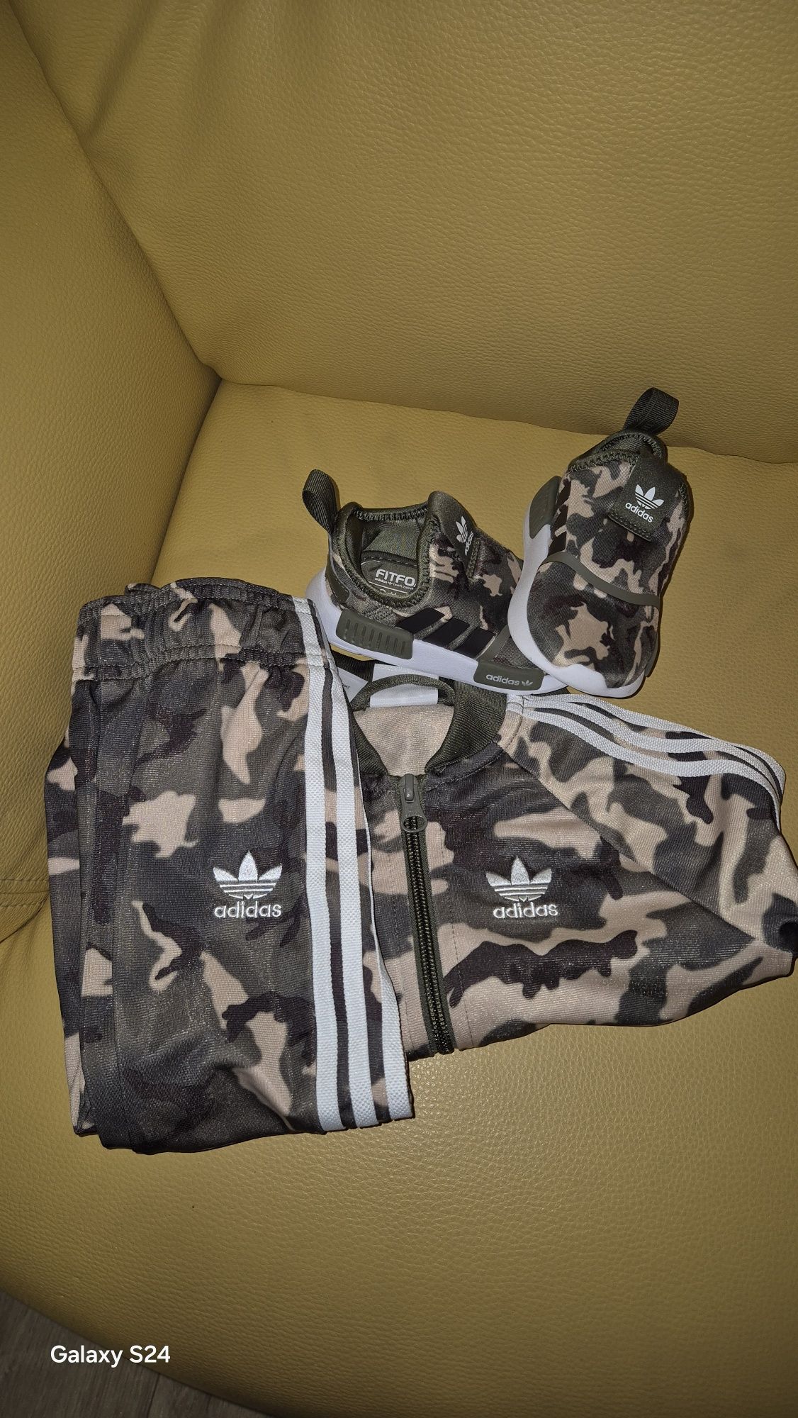 Compleu+adidasi originali