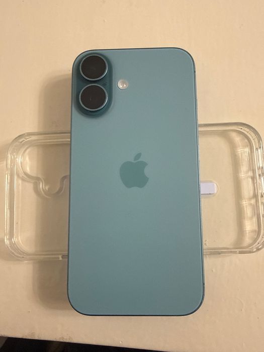 iPhone 16 pentru piese
