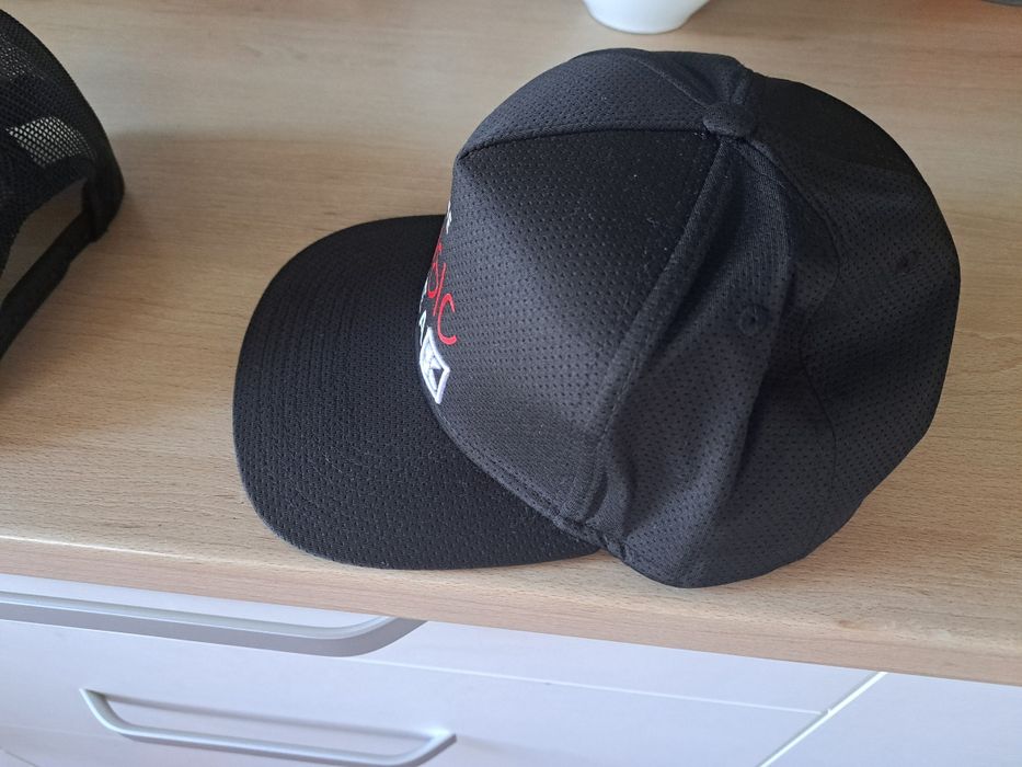 Sapca / bască Let the music speak