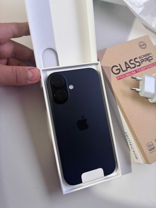 iPhone 16 128GB black новый
