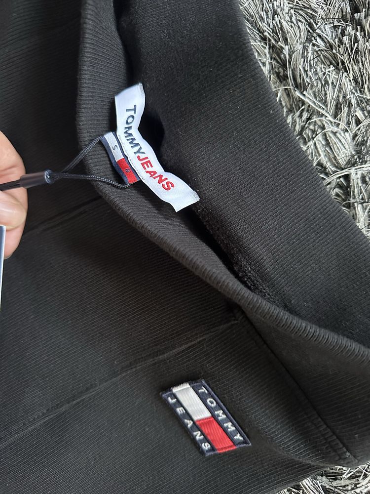 Tommy Jeans (Tommy Hilfiger) рипсен клин с широк крачол и цепка НОВ
