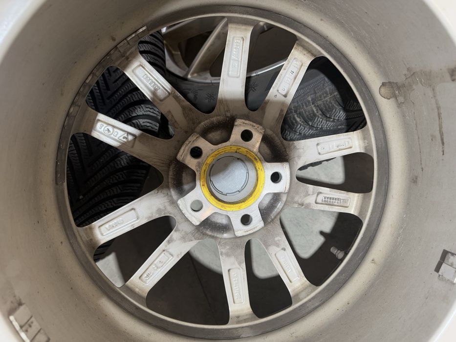 Jante aliaj r17 5x112 Borbet + cauciucuri iarna