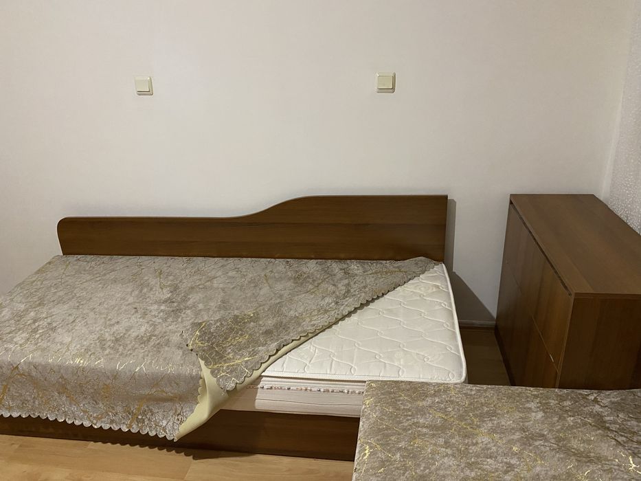 Ъглови легла с повдигащи матраци и ракла