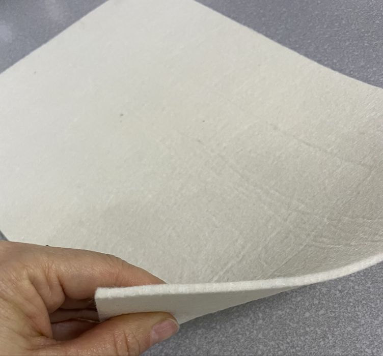 Продам фетр белый