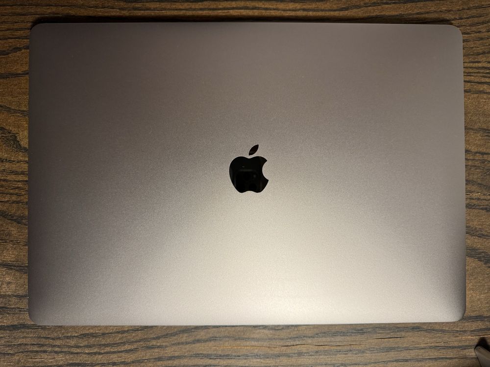 Macbook Pro 2019 Space Gray,  I9, 1TB, 32Gb RAM