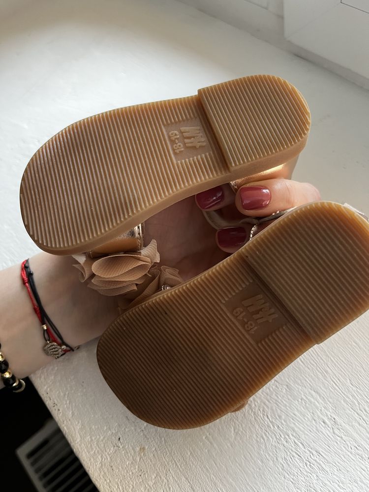 sandale h&m mar 18/19