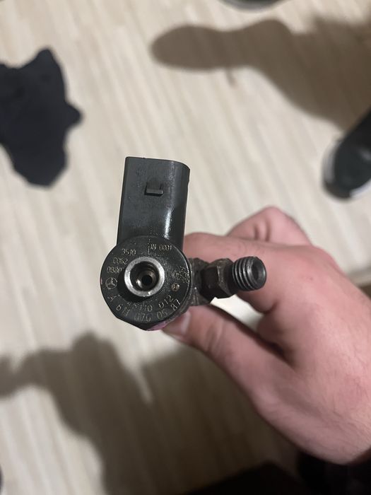 Продавам 5 дюзи за clk270cdi