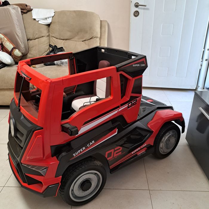 Акомулаторен детски джип