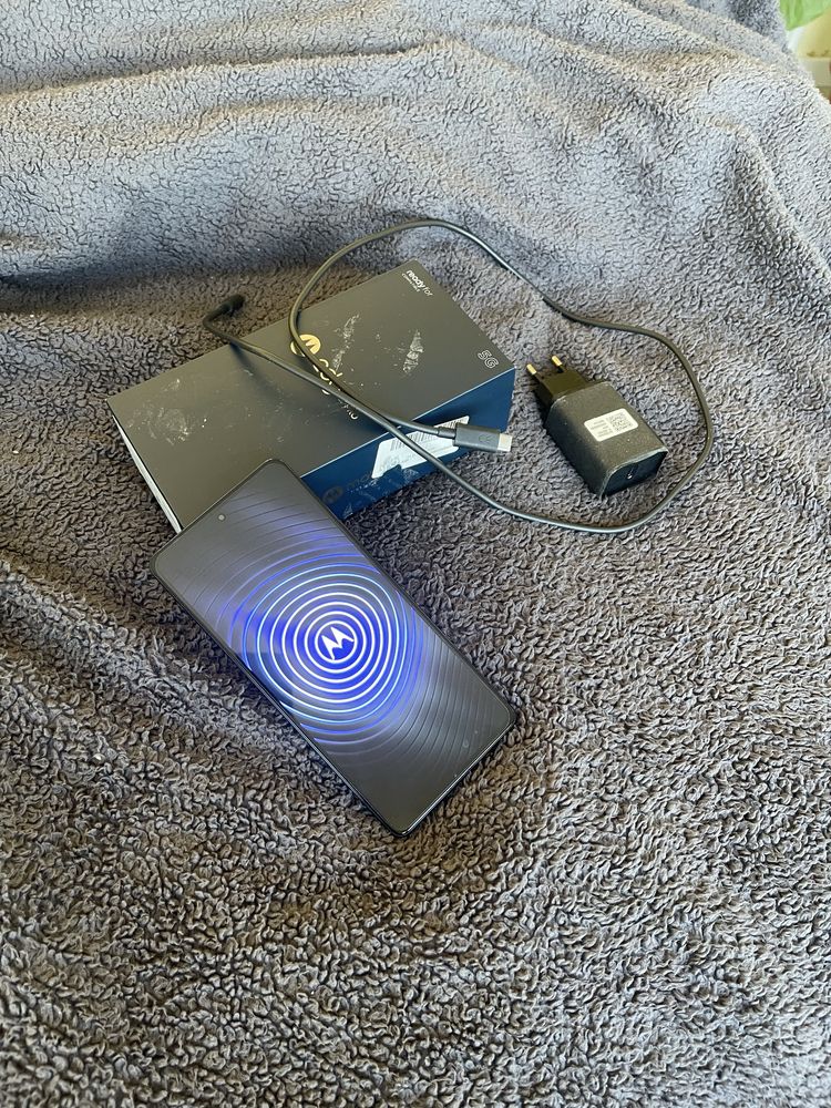 Motorola edge30 pro  с гаранция