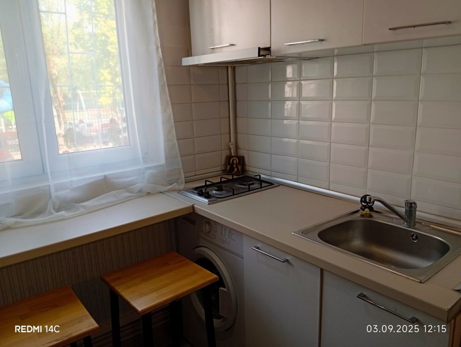 Garsoniera la 4 min de metrou Preciziei langa West Gate