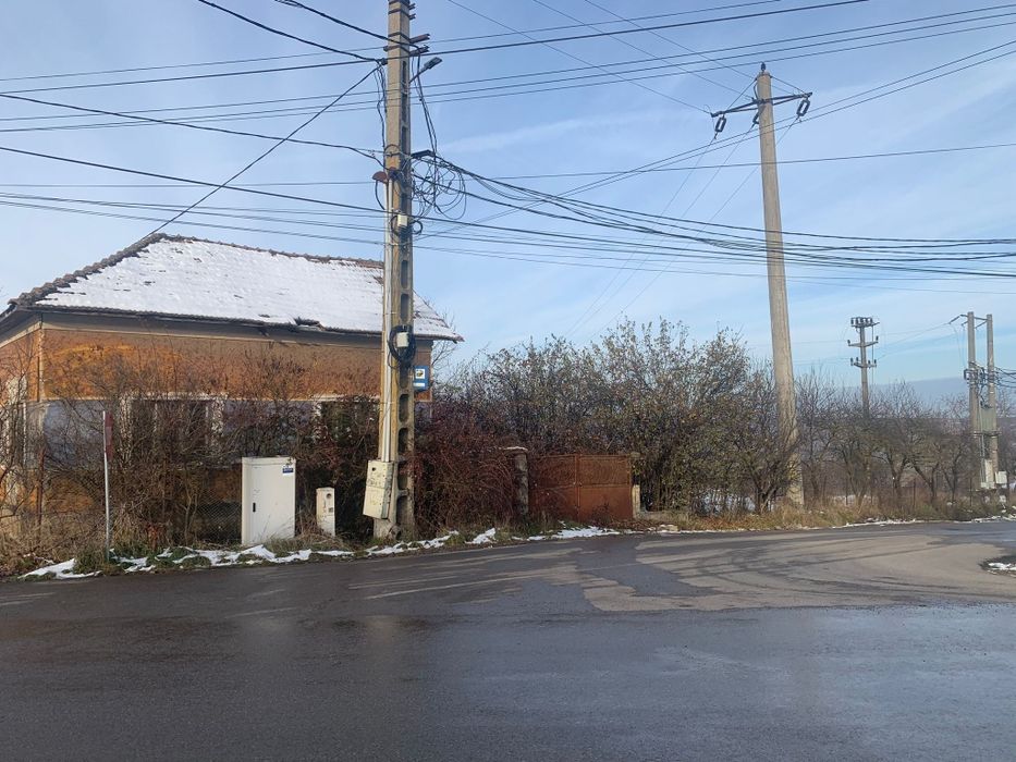 Teren unic de vânzare în centrul satului Deusu