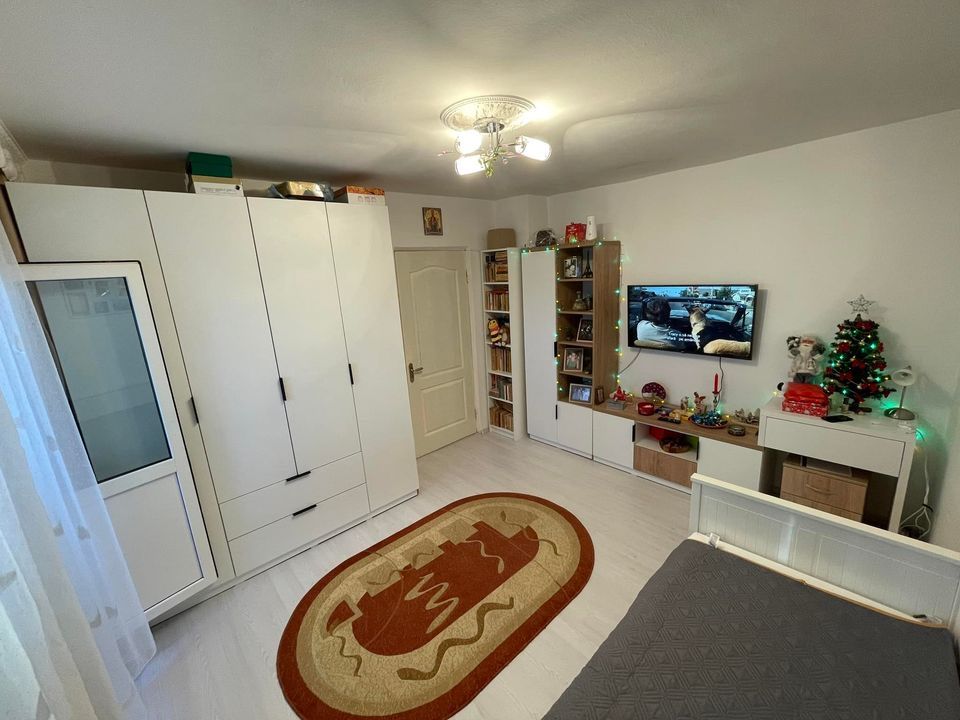 Proprietar, vând garsonieră zona Ștefan cel Mare (Podul cu lanțuri)