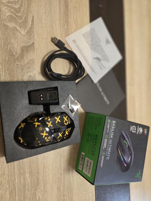 Razer Basilisk Ultimate + skin and dock