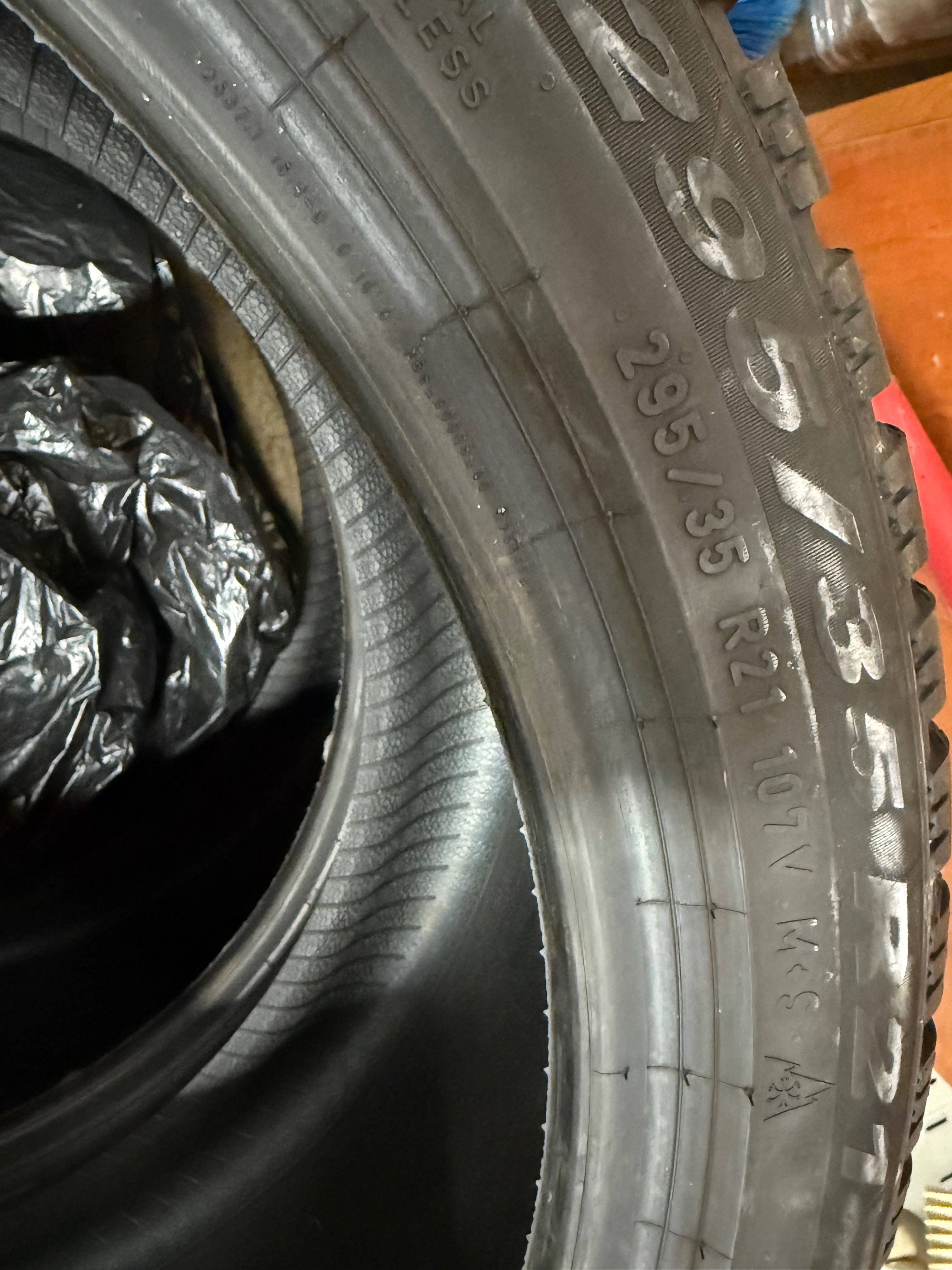 Pirelli 295/35/21 зимни