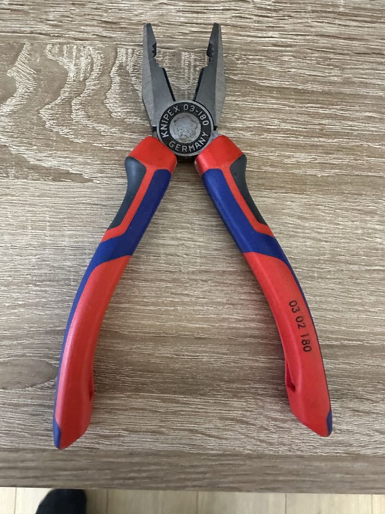 Клещи Knipex комбинирани 180 мм ,K0302180