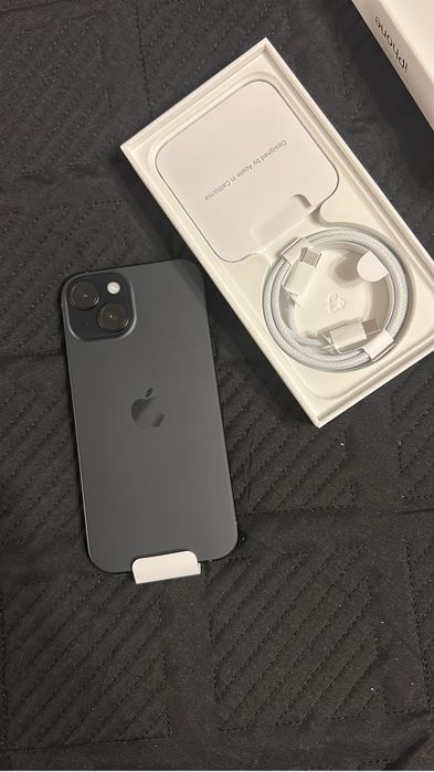Iphone 15  plus husa si casti memorie 128
