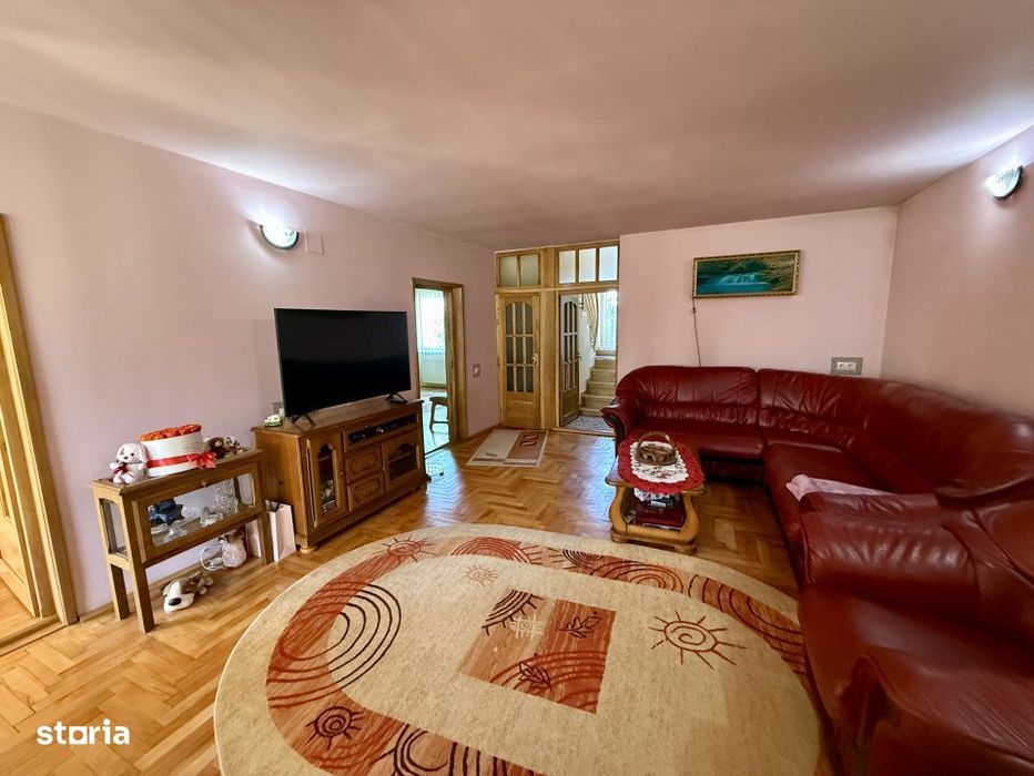 Casa individuala 260mp, teren 755mp + afacere, zona semicentrala