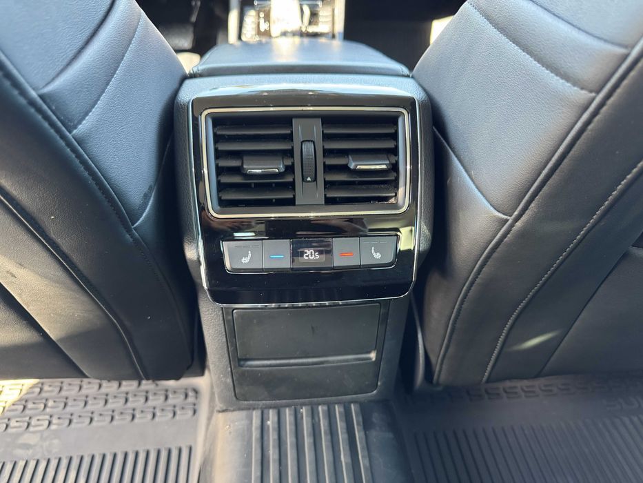 Skoda Superb L&K 2.0TDI 4x4 200 кс. 53000 km